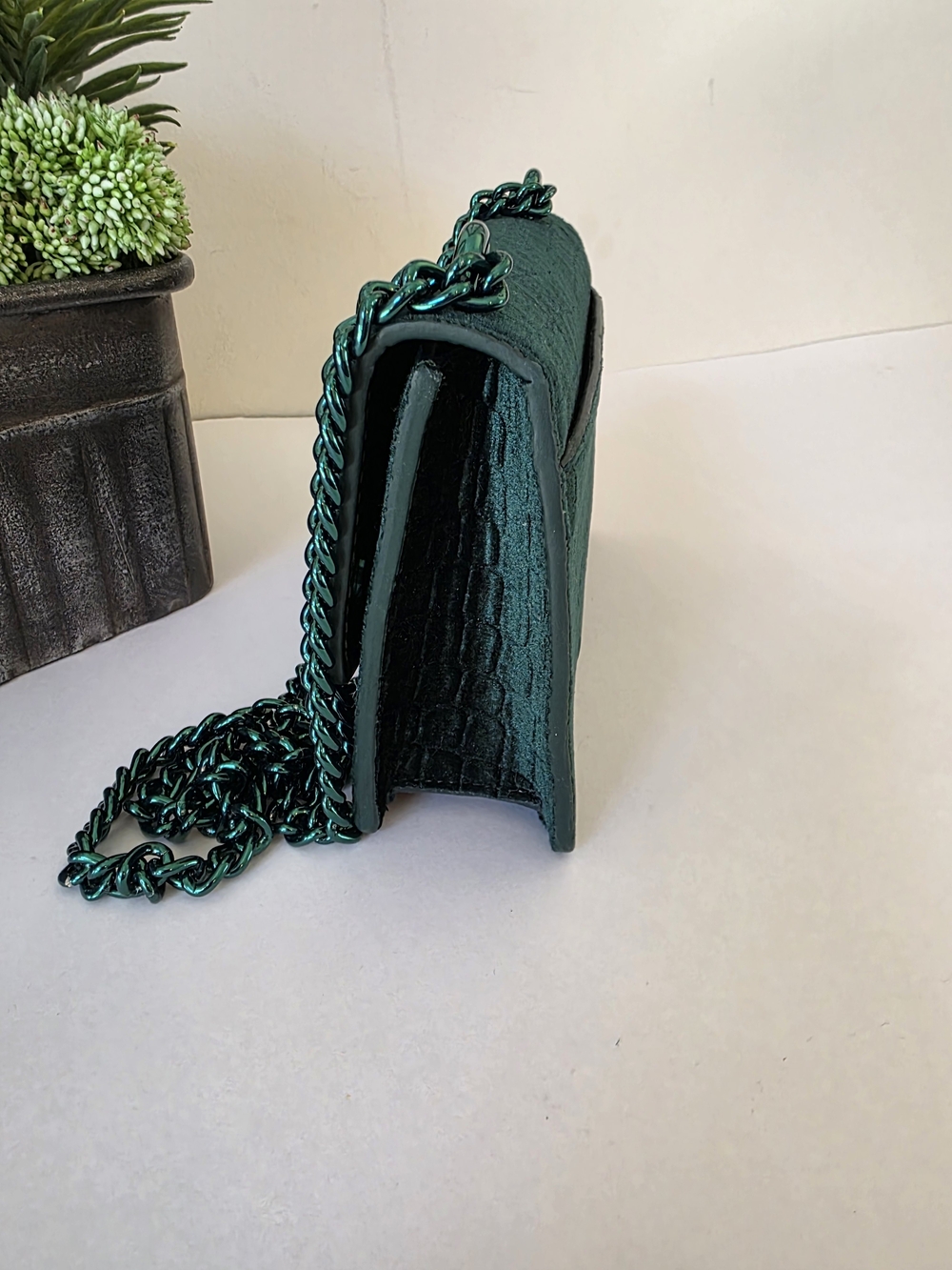 Kurt Geiger Shoreditch Small Emerald Green Velvet Crossbody Bag Mirror - Picture 13 of 15